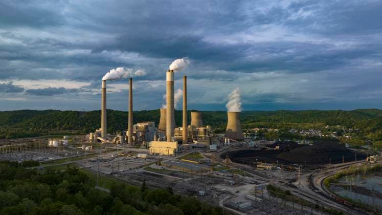 Aerial view of Jon Amos Power plant shows smoke stacks and cooling, Coal, Poca, West Virginia Aerial view of Jon Amos Power plant shows smoke stacks and cooling, Coal, Poca, West Virginia. Copyright: xjoexsohmx2023,xallxrightsxreserved,xallxrightsxreserved,xallxrightsxreserved,xallxrightsxreserved 929_08_VOAHD-81-892
