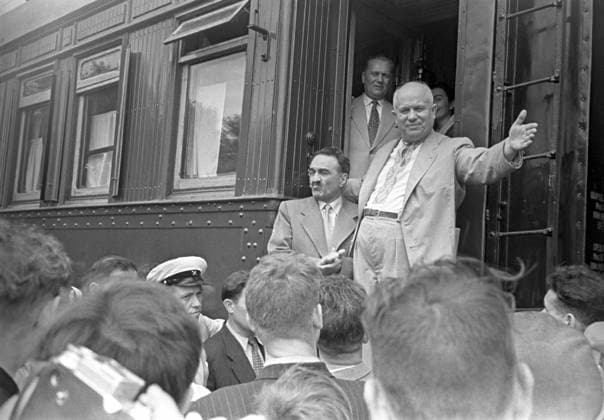 President of Yugoslavia Josip Broz Tito visits USSR 8545771 07.06.1956 An official visit of President of the Federal People s Republic of Yugoslavia Josip Broz Tito and First Lady of Yugoslavia Jovanka Broz to the USSR. First Secretary of the Central Committee of the CPSU Nikita Krushchev, center right, First Deputy Chairman of the Council of Ministers of the USSR Anastas Mikoyan, center left, President of Yugoslavia Josip Broz Tito, center far left, and First Lady of Yugoslavia Jovanka Broz are seen at the railway station in Moscow during their departure for Leningrad. Anatoliy Garanin Moscow Russia  Copyright: xAnatoliyxGaraninx