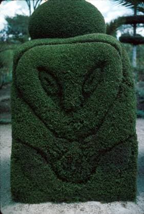 Topiary Tulcan Cemetary Topiary Tulcan Cemetary, Credit:Norman O. Tomalin Avalon  Copyright: xNormanxO.xTomalinx xAvalonx 0508136264