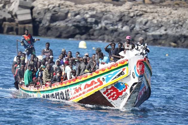 News Themen der Woche KW44 News Bilder des Tages More than 170 migrants arrives at the Port of La Restinga - Spain A cayuco with more than 170 migrants arrives at the Port of La Restinga on the island of El Hierro, October 31, 2023, in El Hierro, Santa Cruz de Tenerife, Tenerife, Canary Islands (Spain). A new cayuco has arrived today to the island of El Hierro with more than 170 migrants on board, all sub-Saharan, pending the final count. The skiff has reached the islands after managing to cross the Atlantic route after setting sail several days ago from some point off the coast of sub-Saharan Africa. The cayuco was intercepted at sea south of the island of El Hierro by a patrol boat of the Guardia Civil -without the intervention of Salvamento Maritimo- and escorted to the port, where it  Copyright: xEuropaxPress ABACAx 874011_001 EuropaxPress ABACAx 874011_001