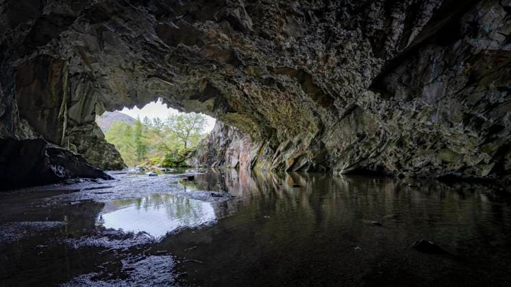 Rydal Cave, Grasmere, Lake District National Park, Cumbria, England, Großbritannien, Europa *** Rydal Cave, Grasmere, Lake District National Park, Cumbria, England, Great Britain, Europe Copyright: imageBROKER SonjaxJordan ibxjor09779114.jpg