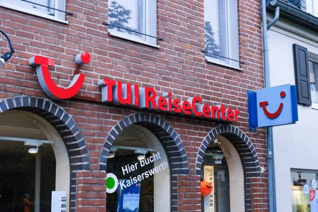 Düsseldorf 01.11.2023 TUI Reisecenter Reisebüro Reiseveranstalter Kreuzfahrten Kreuzfahrt Urlaub Urlaubsfahrt Urlaubsreise Fernreisen Düsseldorf Nordrhein-Westfalen Deutschland *** Dusseldorf 01 11 2023 TUI Reisecenter travel agency tour operator cruises cruise vacation vacation trip long distance travel Dusseldorf North Rhine Westphalia Germany