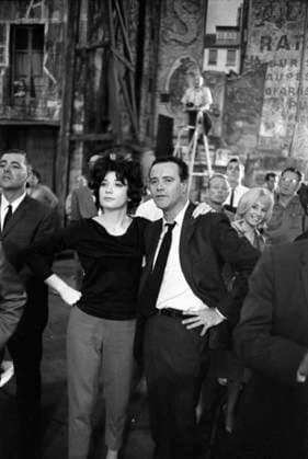 Film Irma La Douce Actors Jack Lemmon and Shirley MacLaine at the set of the film Hollywood, CA USA  Copyright: xLeoxFuchsx 0170 Jack Lemmon Shirley MacLaine (Irma La Douce) CLOSE SET