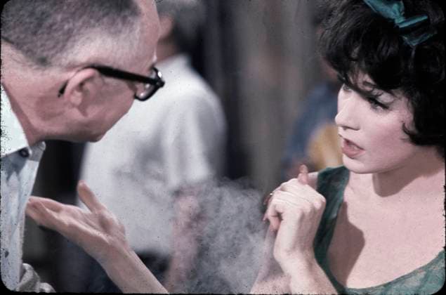 Film Irma La Douce Director Billy Wilder and actress Shirley MacLaine at the set of the film Hollywood, CA USA  Copyright: xLeoxFuchsx 0891 Shirley MacLaine Billy Wilder (Irma La Douce)