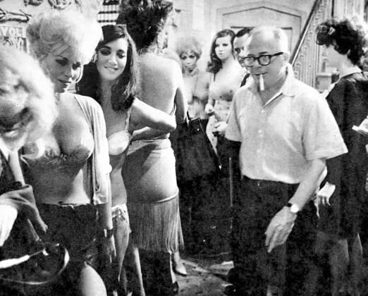 Film Irma La Douce Director Billy Wilder at the set of the film Hollywood, CA USA  Copyright: xLeoxFuchsx 3011 Billy Wilder Showgirls Irma La Douce