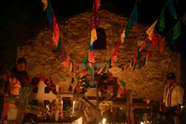 November 3, 2023, San Juan Totolcintla, Guerrero, Mexico: Remains of a pre-Hispanic church in the indigenous community of San Juan Totolcintla, Guerrero, where today is the community cemetery and during the early morning of November 3rd the citizens pray to their deceased saints as part of the traditions of the community, San Juan Totolcintla Mexico - ZUMAs310 20231103_zip_s310_006 Copyright: xLuisxExSalgadox