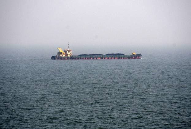 November 3, 2023, Mumbai, India: A ship carrying coal is seen moving on the water of Arabian sea in Mumbai. Mumbai India - ZUMAs197 20231103_aaa_s197_106 Copyright: xAshishxVaishnavx