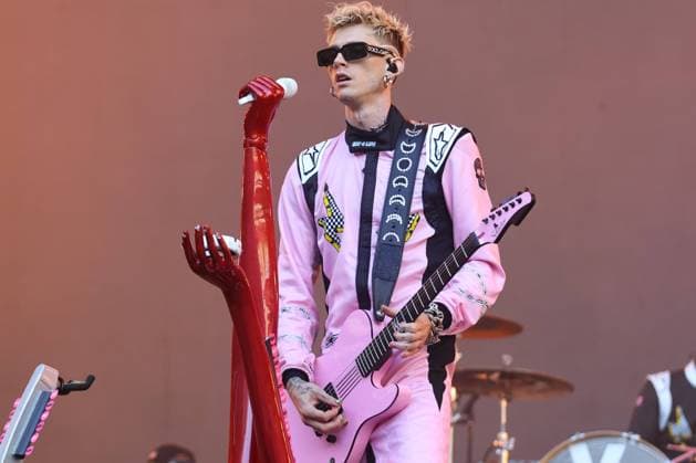 Bilder des Jahres 2023, Entertainment 11 November Entertainment Themen der Woche KW44 Entertainment Bilder des Tages SÃO PAULO, SP - 04.11.2023: GP WEEK 2023 - Singer Machine Gun Kelly during a show at the second edition of the GP Week festival held this Saturday afternoon (4) at Allianz Parque in São Paulo. x2456973x  YurixMurakami