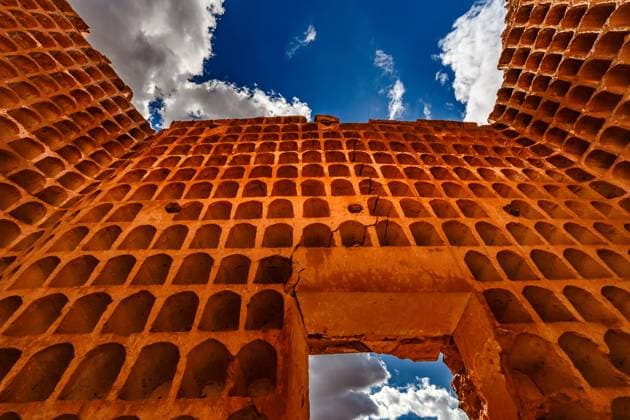 Creative Highlights World abandoned dovecote in the Alhambra castle Alhambra, Castile-La Mancha, Spain R_FTRG231101-1281862-01