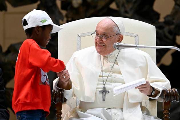 News Themen der Woche KW45 News Bilder des Tages Italy, Rome, Vatican, 2023 11 6.Pope Francis during an audience with children from all over the world in the Paul VI Hall at The Vatican . Photograph by VATICAN MEDIA Catholic Press Photo  Copyright: xVATICANxMEDIAx xipa-agency.netx xVaticanxMediax IPA_Agency_IPA41455227