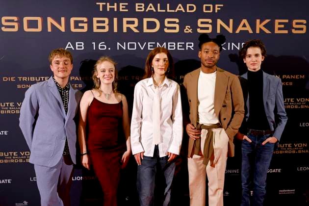 Entertainment Themen der Woche KW45 Entertainment Bilder des Tages Die Schauspieler Kjell Brutscheidt, Luna Kuse, Irene Böhm, Dimitri Abold und Cooper Dillon bei der NRW-Premiere des Films Die Tribute von Panem - The Ballad of Songbirds & Snakes in der Lichtburg. Essen, 06.11.2023 NRW Deutschland *** The actors Kjell Brutscheidt, Luna Kuse, Irene Böhm, Dimitri Abold and Cooper Dillon at the NRW premiere of the film Die Tribute von Panem The Ballad of Songbirds Snakes at the Lichtburg Essen, 06 11 2023 NRW Germany Copyright: xChristophxHardtx