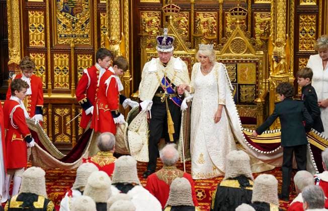 Bilder des Jahres 2023, Entertainment 11 November Entertainment Themen der Woche KW45 Entertainment Bilder des Tages . 07 11 2023. London, United Kingdom. King Charles III and Queen Camilla at the State Opening of Parliament in London.  xPoolx xi-Imagesx IIM-24784-0071