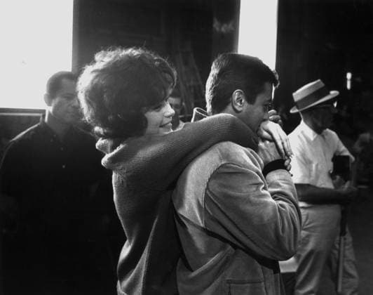 Film Irma La Douce Actor Tony Curtis with actress Shirley MacLaine while visiting the set Hollywood, CA USA  Copyright: xLeoxFuchsx R0200-MacLaine-Curtis-ILD