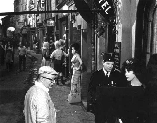 Film Irma La Douce Director Billy Wilder with actors Jack Lemmon and Shirley MacLaine at the set of the film Hollywood, CA USA  Copyright: xLeoxFuchsx R0202-MacLaine-Lemmon-Wilder-ILD