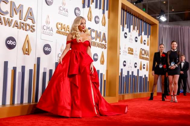 Entertainment Themen der Woche KW45 Entertainment Bilder des Tages Megan Maroney arrives on the red carpet at the 57th Annual CMA Awards at Bridgestone Arena in Nashville, Tennessee, on Wednesday, November 8, 2023.  NAS20231108154 JOHNxANGELILLO