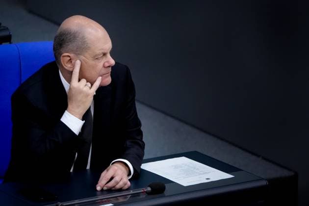 Bilder des Jahres 2023, News 11 November News Themen der Woche KW45 News Bilder des Tages 134. Bundestagssitzung und Debatte Bundeskanzler Olaf Scholz (SPD) im Portrait auf der Regierungsbank bei der 134. Sitzung des Deutschen Bundestag in Berlin, 09.11.2023 Berlin Berlin Deutschland *** 134 Bundestag session and debate Federal Chancellor Olaf Scholz SPD in portrait on the government bench at the 134th session of the German Bundestag in Berlin, 09 11 2023 Berlin Berlin Germany