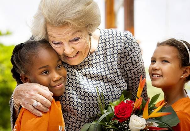 Entertainment Themen der Woche KW45 Entertainment Bilder des Tages ORANJESTAD - Princess Beatrix visits the Neptali Henriquez Park playground. The playground serves as an example for other playgrounds that the Jantje Beton Foundation wants to realize on the island. After a two-day visit to Curacao, the princess is now in Aruba for two days. Both visits focused on the protection of ecosystems and social initiatives. ANP KOEN VAN WEEL netherlands out - belgium out  Copyright: xx x483425506x originalFilename: 483425506.jpg