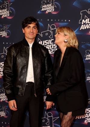 Photocall de la 25eme cÃ rÃ monie des NRJ Music Awards (NMA) au palais des Festivals et des Congres de Cannes Florian Rossi et sa compagne Louane au photocall de la 25eme cÃ rÃ monie des NRJ Music Awards (NMA) au palais des Festivals et des Congres de Cannes, France, le 10 novembre 2023. Dominique Jacovides Bestimage Celebs attend the 25th NRJ Music Awards - Red Carpet arrivals at Palais des Festivals in Cannes, France, on November 10, 2023. Cannes France  Copyright: xDOMINIQUExJACOVIDESx xBESTIMAGExDOMINIQUExJACOVIDESx xBESTIMAGEx