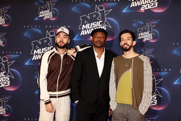 Photocall de la 25eme cÃ rÃ monie des NRJ Music Awards (NMA) au palais des Festivals et des Congres de Cannes MC Solaar (Claude MC, Claude M Baral) entre Bigflo et Oli (Florian et Olivio Ordonez) au photocall de la 25eme cÃ rÃ monie des NRJ Music Awards (NMA) au palais des Festivals et des Congres de Cannes, France, le 10 novembre 2023. Dominique Jacovides Bestimage Celebs attend the 25th NRJ Music Awards - Red Carpet arrivals at Palais des Festivals in Cannes, France, on November 10, 2023. Cannes France  Copyright: xDOMINIQUExJACOVIDESx xBESTIMAGExDOMINIQUExJACOVIDESx xBESTIMAGEx