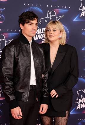 Photocall de la 25eme cÃ rÃ monie des NRJ Music Awards (NMA) au palais des Festivals et des Congres de Cannes Florian Rossi et sa compagne Louane Emera au photocall de la 25eme cÃ rÃ monie des NRJ Music Awards (NMA) au palais des Festivals et des Congres de Cannes, France, le 10 novembre 2023. Dominique Jacovides Bestimage Celebs attend the 25th NRJ Music Awards - Red Carpet arrivals at Palais des Festivals in Cannes, France, on November 10, 2023. Cannes France  Copyright: xDOMINIQUExJACOVIDESx xBESTIMAGExDOMINIQUExJACOVIDESx xBESTIMAGEx