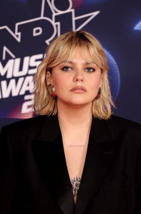 Photocall de la 25eme cÃ rÃ monie des NRJ Music Awards (NMA) au palais des Festivals et des Congres de Cannes Louane Emera au photocall de la 25eme cÃ rÃ monie des NRJ Music Awards (NMA) au palais des Festivals et des Congres de Cannes, France, le 10 novembre 2023. Dominique Jacovides Bestimage Celebs attend the 25th NRJ Music Awards - Red Carpet arrivals at Palais des Festivals in Cannes, France, on November 10, 2023. Cannes France  Copyright: xDOMINIQUExJACOVIDESx xBESTIMAGExDOMINIQUExJACOVIDESx xBESTIMAGEx