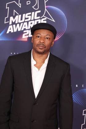 Photocall de la 25eme cÃ rÃ monie des NRJ Music Awards (NMA) au palais des Festivals et des Congres de Cannes MC Solaar (Claude MC, Claude M Baral) au photocall de la 25eme cÃ rÃ monie des NRJ Music Awards (NMA) au palais des Festivals et des Congres de Cannes, France, le 10 novembre 2023. Dominique Jacovides Bestimage Celebs attend the 25th NRJ Music Awards - Red Carpet arrivals at Palais des Festivals in Cannes, France, on November 10, 2023. Cannes France  Copyright: xDOMINIQUExJACOVIDESx xBESTIMAGExDOMINIQUExJACOVIDESx xBESTIMAGEx