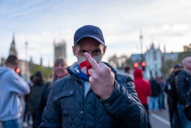 Bilder des Jahres 2023, News 11 November News Themen der Woche KW45 News Bilder des Tages November 11, 2023, London, United Kingdom: Far-Right protesters clash with police in attempt to reach Cenotaph. Bottles thrown and fighting breaks out as officers try to prevent around 1,000 far-Right marchers reaching the memorial. Scotland Yard has deployed nearly 2000 officers across central London in a major policing operation over the weekend. .Far-Right protesters clash with police in attempt to reach Cenotaph. Bottles thrown and fighting breaks out as officers try to prevent around 1,000 far-Right marchers reaching the memorial. Scotland Yard has deployed nearly 2000 officers across central London in a major policing operation over the weekend. ..Far-Right protesters clash with police in attempt to reach Cenotaph. Bottles thrown and - ZUMAg173 20231111_zap_g173_037 Copyright: xVelarxGrantx