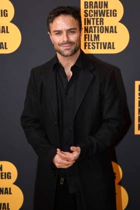 Marios Gavrilis bei der Preisverleihung vom 37. Braunschweig International Film Festival im Großen Haus des Staatstheaters Braunschweig. Braunschweig, 11.11.2023