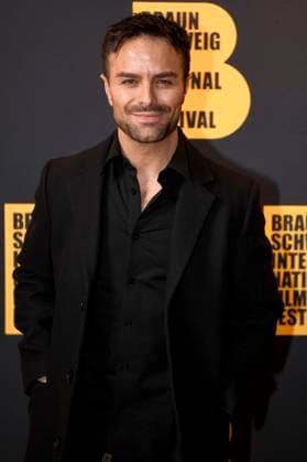 Marios Gavrilis bei der Preisverleihung vom 37. Braunschweig International Film Festival im Großen Haus des Staatstheaters Braunschweig. Braunschweig, 11.11.2023