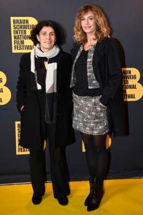 Cecile de France mit Gast bei der Preisverleihung vom 37. Braunschweig International Film Festival im Großen Haus des Staatstheaters Braunschweig. Braunschweig, 11.11.2023