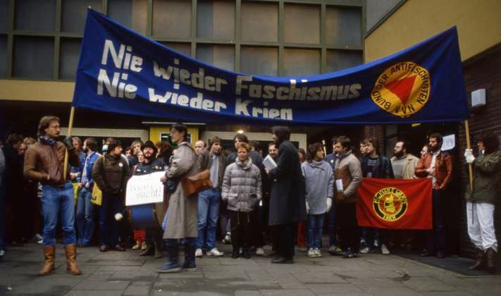 RECORD DATE NOT STATED 84-5Jahre Ereignisse DEU, Deutschland: Die historischen Dias aus den Zeiten 84-85 r Jahre Ereignisse und Personen aus Politik, Kultur, Arbeitsleben, Medizin u.a. Ruhrgebiet. Org. Antifa ( VVN) gegen rechts ca. 1984 DEU, Germany: The historical slides from the 84s-85s events and people from politics, culture, working life, medicine, etc. *** 84 5years events DEU, Germany The historical slides from the 84 85 r years events and people from politics, culture, working life, medicine, a Ruhr area Org Antifa VVN gegen rechts ca 1984 DEU, Germany The historical slides from the 84s 85s events and people from politics, culture, working life, medicine, etc