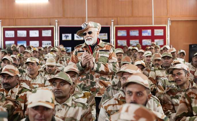 News Themen der Woche KW45 News Bilder des Tages November 12, 2023, Lepcha, HP, India: Indian Prime Minister Narendra Modi applauds in celebration of the festival of Diwali during a visit with soldiers at a remote Himalayan base, November 12, 2023 in Lepcha, Himachal Pradesh, India. Lepcha India - ZUMAp138 20231112_zaa_p138_002 Copyright: xPibx PressxInformationx