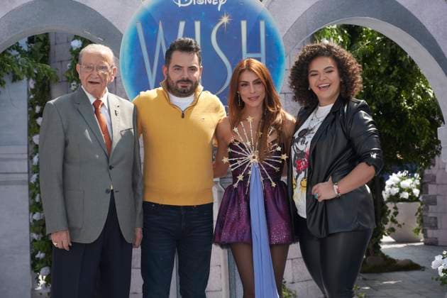 November 13, 2023, Mexico City, Ciudad de Mexico, Mexico: November 12, 2023, Mexico City, Mexico: (L-R) Francisco Colmenero, Jose Eduardo Derbez, Maria Leon and Lucero Mijares Hogaza attend the blue carpet for Wish by Walt Disney film premiere at Cinepolis Plaza Universidad. on November 12, 2023 in Mexico City, Mexico. Mexico City Mexico - ZUMAe321 20231113_zea_e321_073 Copyright: xJaimexNogales xEyepixxGroupx
