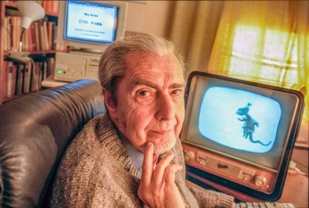 Archivbilder der Woche KW46 Max Kruse, Kinderbuchautor, Erfinder des Urmel, Penzberg, November 1996 Deutschland, Penzberg, 29.11.1996, Max Kruse, (1921-2015), deutscher Kinderbuchautor, Erfinder des Urmel, verfilmt mit der Augsburger Puppenkiste, Urmel ist auf dem Bildschirm des alten Fernsehers (Graetz Kornett, 1957) zu sehen, Sohn von Käthe Kruse, Puppenherstellerin, Foto im Arbeitszimmer von Max Kruse, Fernsehgeschichte, Kinderprogramm, Portraet, Portrait, *** Max Kruse, childrens book author, inventor of Urmel, Penzberg, November 1996 Germany, Penzberg, 29 11 1996, Max Kruse, 1921 2015 , German childrens book author, inventor of Urmel, filmed with the Augsburger Puppenkiste, Urmel can be seen on the screen of the old television set Graetz Kornett, 1957, son of Kä