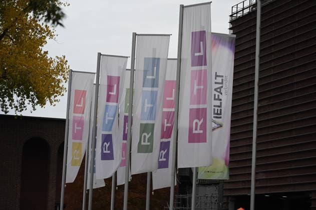 Schriftzug Logo von RTL Television, RTL Group und RTL Deutschland, ein internationales Medienunternehmen, Senderfamilie mit deutschsprachigen Privatsender der RTL Group mit Sitz in Köln *** Lettering Logo of RTL Television, RTL Group and RTL Deutschland, an international media company, broadcasting family with German-language private channels of RTL Group based in Cologne