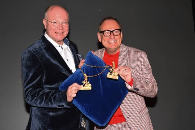 Karl Valentin Ordens Preistraeger 2024 Martin Rassau Kabarettist Volker Heissmann Kabarettist Muenchen 14.11.2023 Deutsches Theater Narrhalla Karl Valentin Ordens Preistraeger 2024 Vorstellung Muenchen