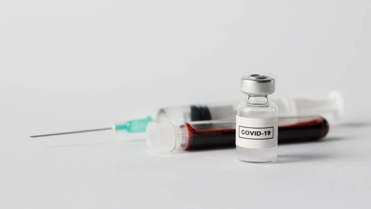 Vorderansicht Impfstoffelemente Blutprobe *** Front view Vaccine elements Blood sample Copyright: imageBROKER/OleksandrxLatkun ibxole09821320.jpg
