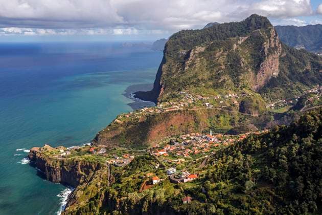 Adlerfelsen, Penha de Águila, Wahrzeichen, Faial, Nordküste, Insel Madeira, Insel, Portugal, Europa *** Eagle rock, Penha de Águila, Landmark, Faial, North coast, Island Madeira, Island, Portugal, Europe Copyright: imageBROKER HarryxLaub ibxhal09825009.jpg