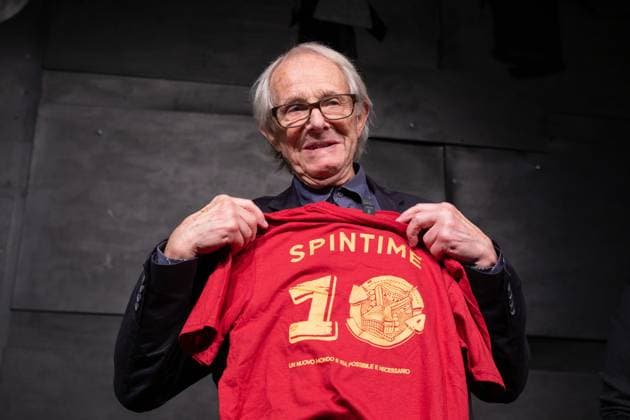 Italy: Ken Loach meets people at Spin Time in Rome Director Ken Loach shows the Spin Time t-shirt during the meeting with the public in Rome Rome RM Italy Copyright: MatteoxNardone