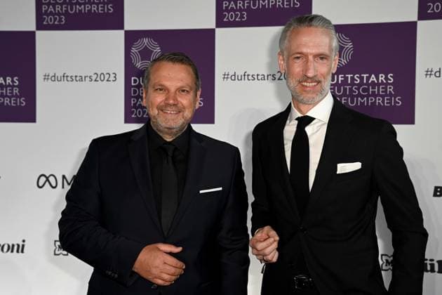 Deutscher Parfumpreis Duftstars am 16.11.2023 in der Rheinterrasse in Düsseldorf Die Verleihung des 31. Deutschen Parfumpreises Duftstars findet am 16.11.2023 in der Rheinterrasse in Düsseldorf statt. Udo Heuser, links und Andreas Fuhlisch, rechts