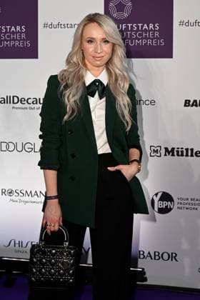 Deutscher Parfumpreis Duftstars am 16.11.2023 in der Rheinterrasse in Düsseldorf Die Verleihung des 31. Deutschen Parfumpreises Duftstars findet am 16.11.2023 in der Rheinterrasse in Düsseldorf statt. Angelina Patchouli