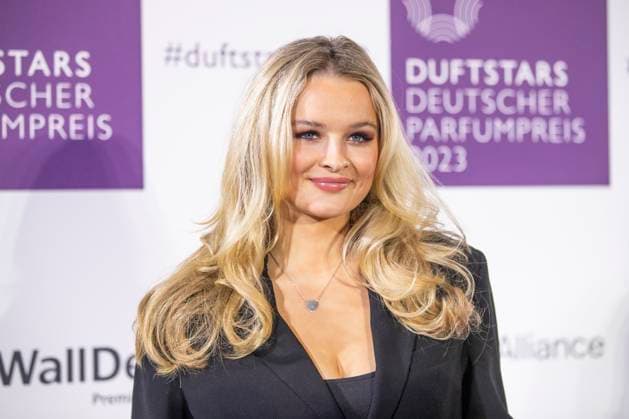 Moderatorin Nele Ludowig. DUFTSTARS 2023 - Deutscher Parfumpreis Verleihung des deutschen Parfumpreises DUFTSTARS durch die Fragrance Foundation am 16.11.2023, Rheinterrassen, Duesseldorf.