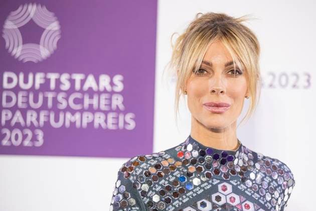 Moderatorin Annika Gassner. DUFTSTARS 2023 - Deutscher Parfumpreis Verleihung des deutschen Parfumpreises DUFTSTARS durch die Fragrance Foundation am 16.11.2023, Rheinterrassen, Duesseldorf.