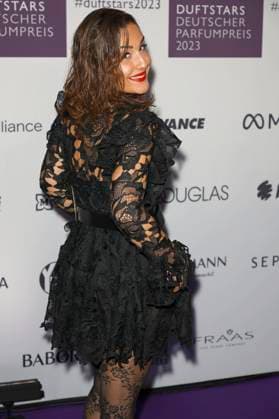 Nina Moghaddam bei der Verleihung des Deutschen Parfumpreises Duftstars 2023 auf der Rheinterrasse Düsseldorf. Düsseldorf, 16.11.2023