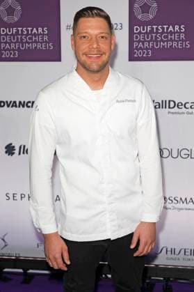 Robin Pietsch bei der Verleihung des Deutschen Parfumpreises Duftstars 2023 auf der Rheinterrasse Düsseldorf. Düsseldorf, 16.11.2023