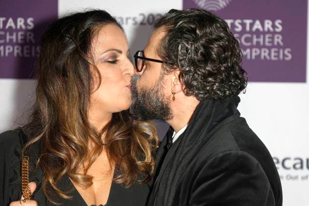Manuel Cortez mit Freundin Saina Bayatpour bei der Verleihung des Deutschen Parfumpreises Duftstars 2023 auf der Rheinterrasse Düsseldorf. Düsseldorf, 16.11.2023