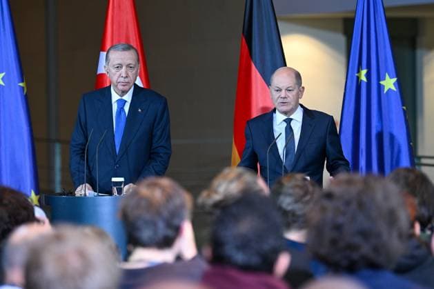 Bilder des Jahres 2023, News 11 November Berlin, Deutschland 17. November 2023: Besuch des Präsidenten der Türkei in Berlin - 17.11.2023 Im Bild: v.li.: Recep Tayyip Erdogan, Präsident der Republik Türkei, Bundeskanzler Olaf Scholz (SPD) *** Berlin, Germany 17 November 2023 Visit of the President of Turkey to Berlin 17 11 2023 In the picture from left Recep Tayyip Erdogan, President of the Republic of Turkey, Federal Chancellor Olaf Scholz SPD Copyright: xFotostandx xReuhlx