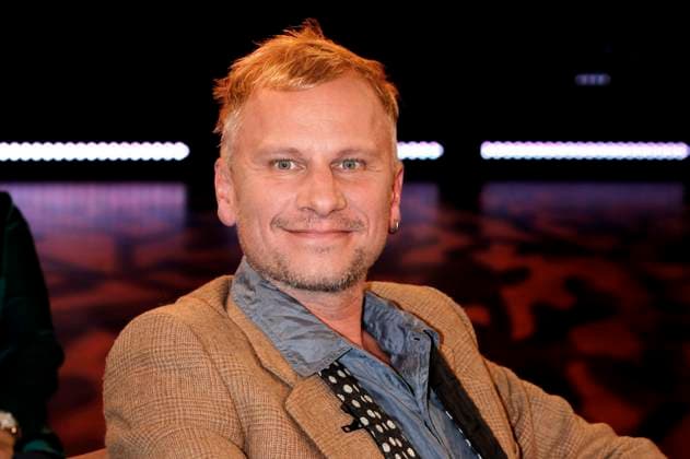 Entertainment Themen der Woche KW46 Robert Stadlober bei der Aufzeichnung der NDR Talk Show im NDR Fernsehstudio Lokstedt. Hamburg, 17.11.2023 *** Robert Stadlober at the recording of the NDR Talk Show in the NDR television studio Lokstedt Hamburg, 17 11 2023 Foto:xH.xHartmannx xFuturexImagex ndr_talk1711_3143