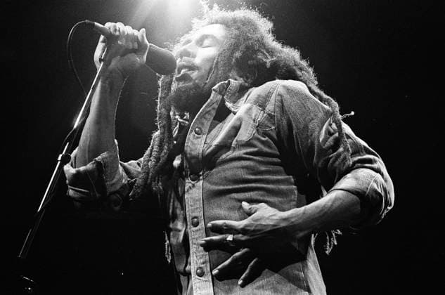 Archivbilder der Woche KW46 Bob Marley performing live on stage at the Brighton Centre, Brighton, UK, 8th July 1980 Bob Marley performing live on stage at the Brighton Centre, Brighton, UK, 8th July 1980, Credit:Chris Craske Avalon  Copyright: xChrisxCraskex xAvalonx 0520464509