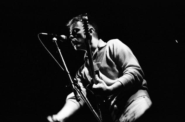 Archivbilder der Woche KW46 New Order live at the Brighton Centre, Brighton, UK, 28th March 1986 New Order live at the Brighton Centre, Brighton, UK, 28th March 1986 Bernard Sumner, vocals and guitar, Credit:Chris Craske Avalon  Copyright: xChrisxCraskex xAvalonx 0520471123